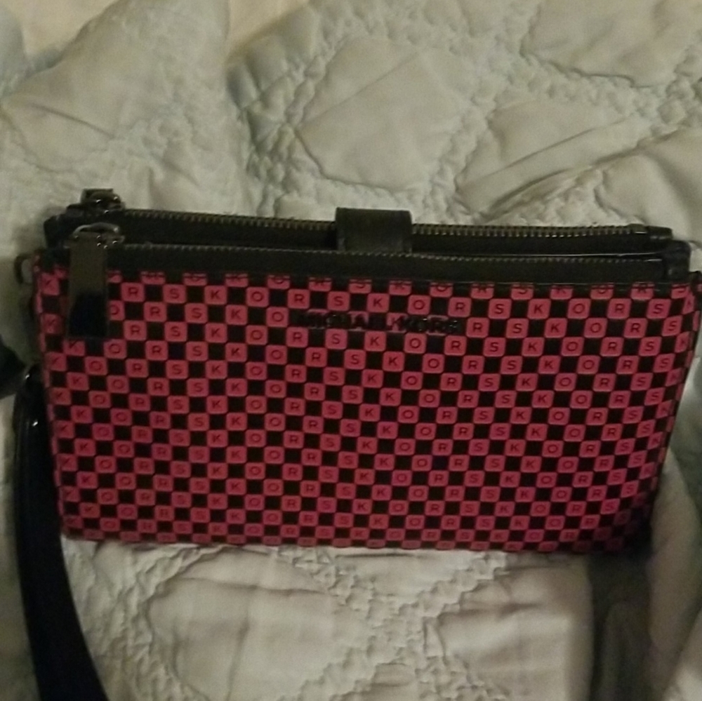 Adele Checkerboard Logo Leather Smartphone Wallet